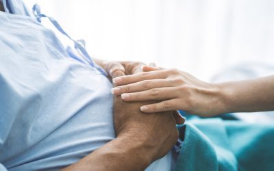 Cuidados del Adulto Mayor Postrado y la importancia de la Kinesiología