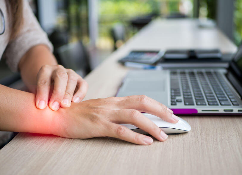 dolor-articulacion-lesiones-teletrabajo